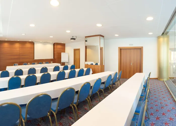 Rh Victoria & 4 Sup 4*