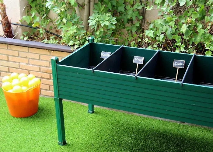 Rh Victoria & 4 Sup 4*