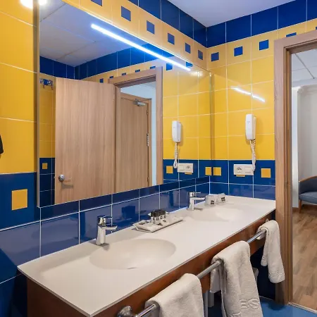 Rh Victoria & 4 Sup ホテル