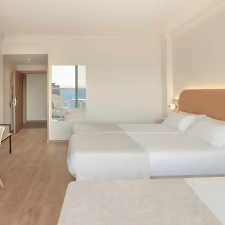 Rh Victoria & 4 Sup 4*