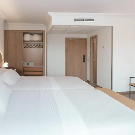 호텔 Rh Victoria & 4 Sup