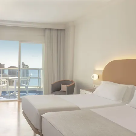 Rh Victoria & 4 Sup 4*