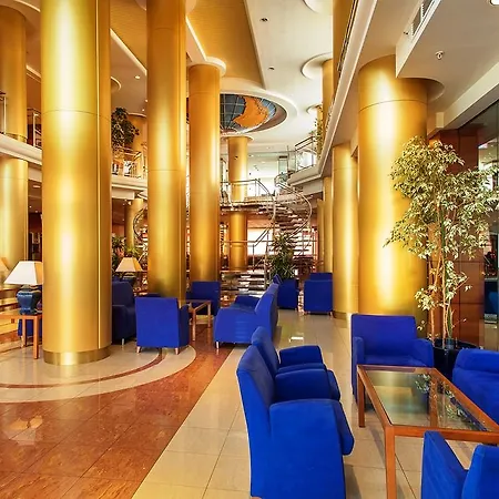 Rh Victoria & 4 Sup 4* Μπένιντορμ
